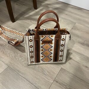 Wrangler Tan and Cream Geometric Tote